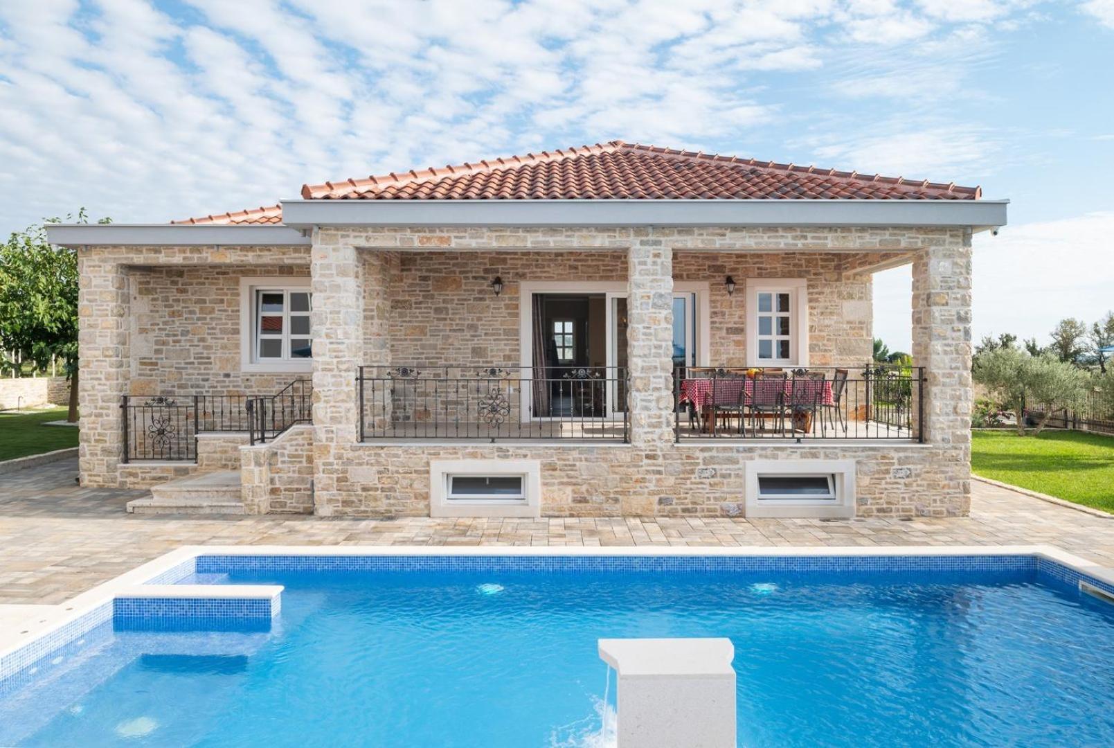 Zizi With Heated Pool 42 M2 Near Sea Vrsi